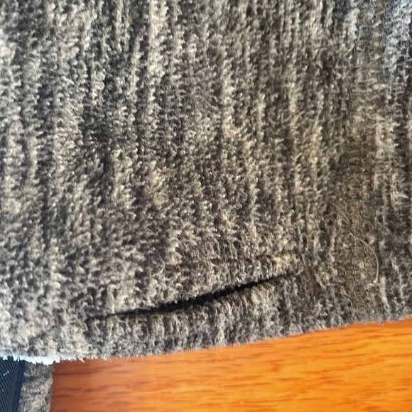 ROXY M heathered gray with pink full zip medium weight hoodie with huge hood - Picture 8 of 8